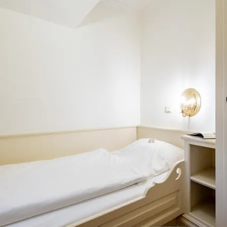 度假居 Friesenhaus Kaeptn Hahn Hausteil 02 韦斯特兰